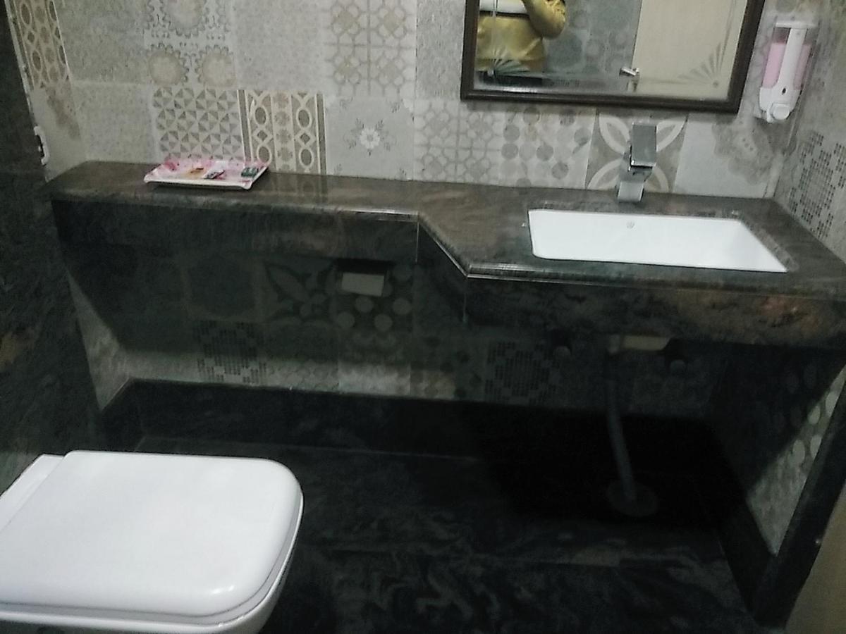 Hotel Manoranjan Inn Lucknow Eksteriør billede